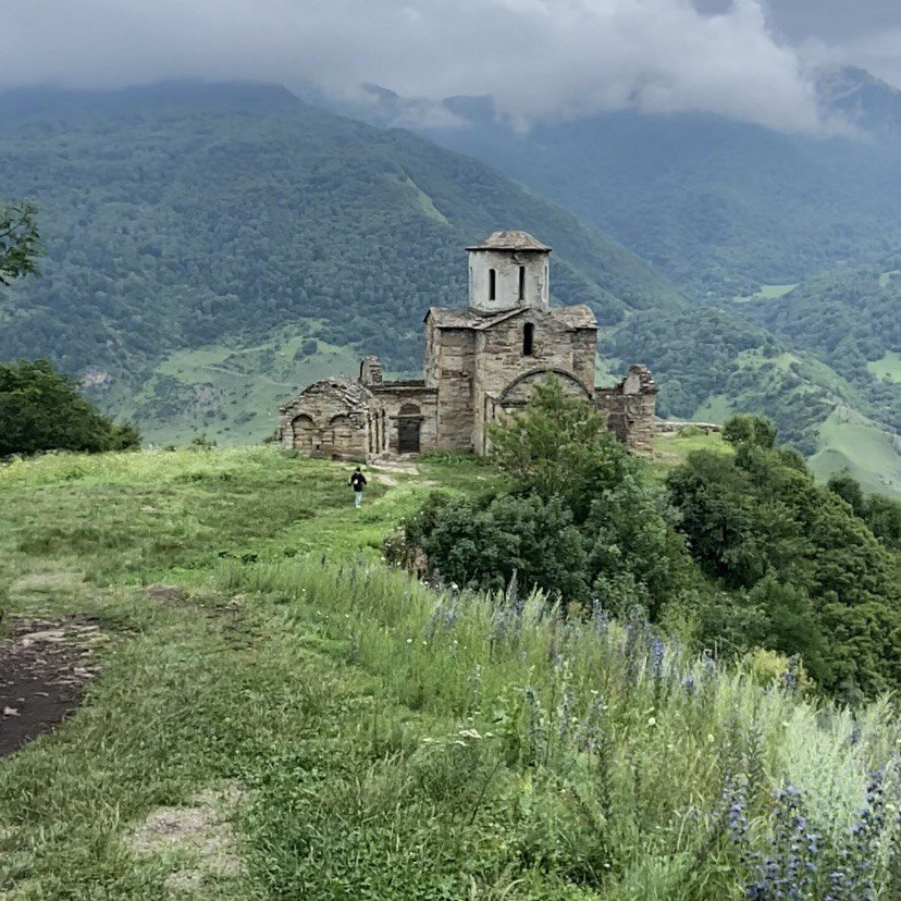 Сентинский храм X века, Крарачаево-Черкессия.