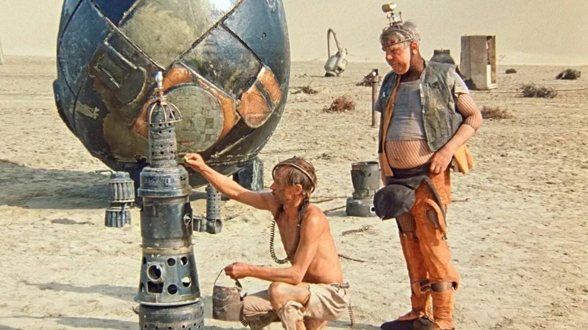 1 декабря 1986 года на экраны вышла трагикомедия Георгия Данелии «Кин-дза-дза!».-7