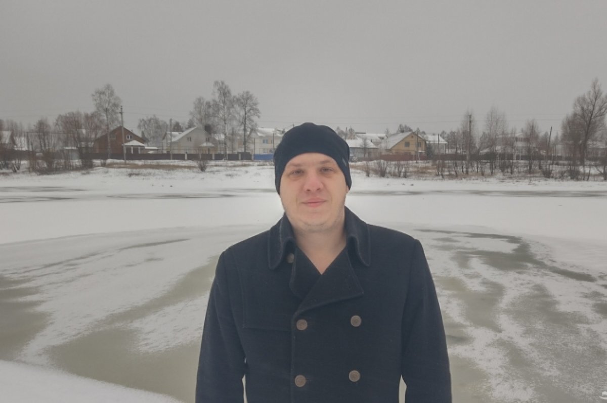    Двух провалившихся под лед мальчиков спас житель Нижегородской области