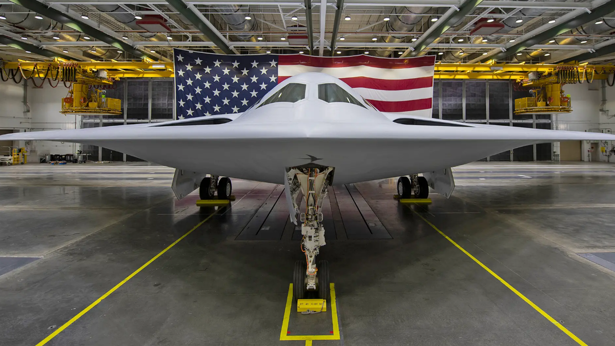 Northrop Grumman B-21 Raider перед первым показом публике. Фото Northrop Grumman