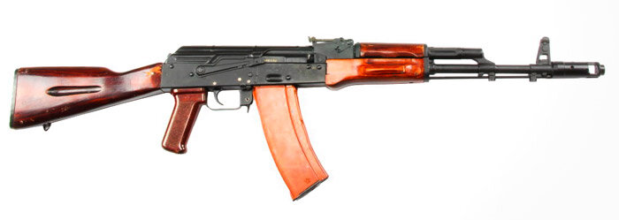АК-74 «весло» в стоке без тюнинга - икона «оружейных старообрядцев» (фото из открытых источников)