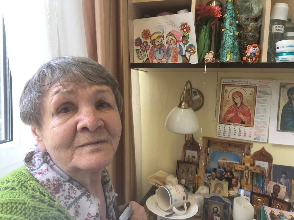 Как подопечные поступают с поделками, которые они сделали с волонтерами?