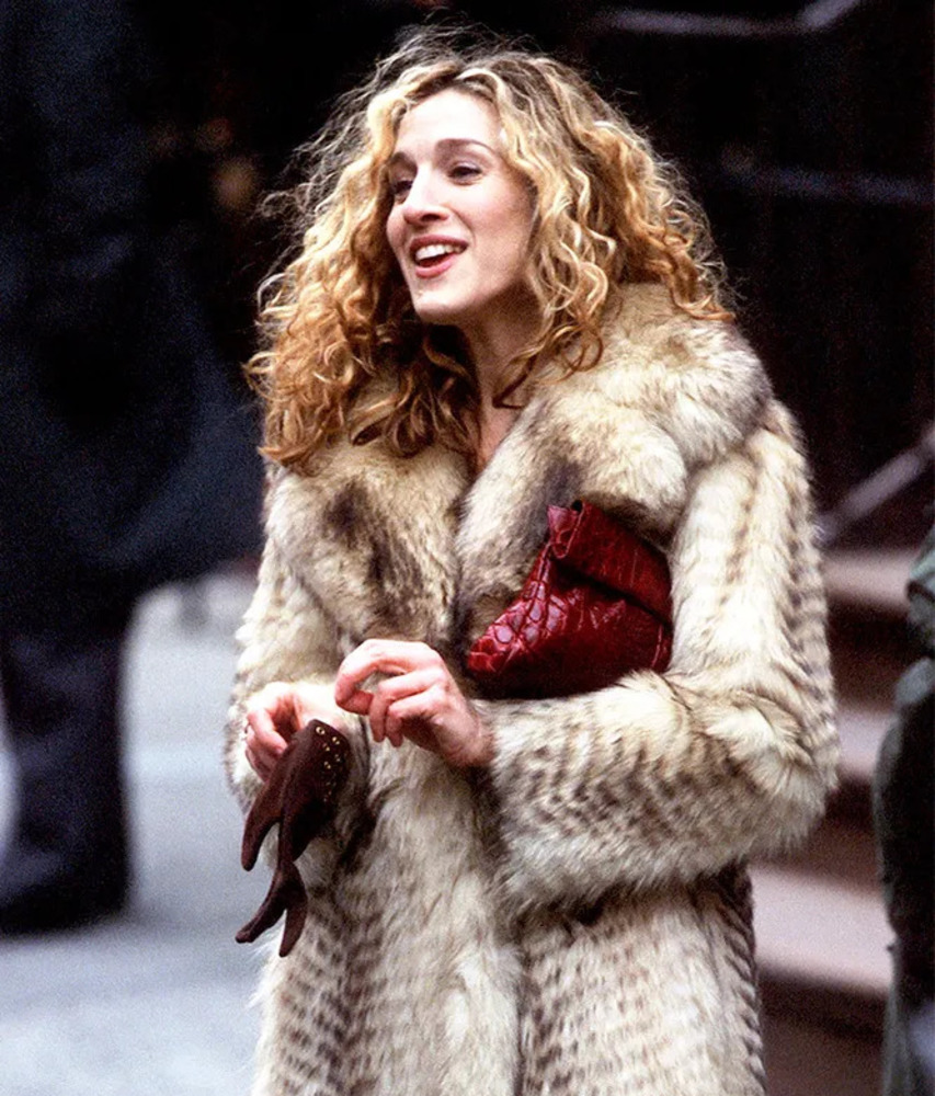 Порой съемочный день превышал 18 часов. Все время Сара Джессика Паркер была вынуждена ходить на высоких каблуках, от таких нагрузок ноги девушки к вечеру ужасно уставали