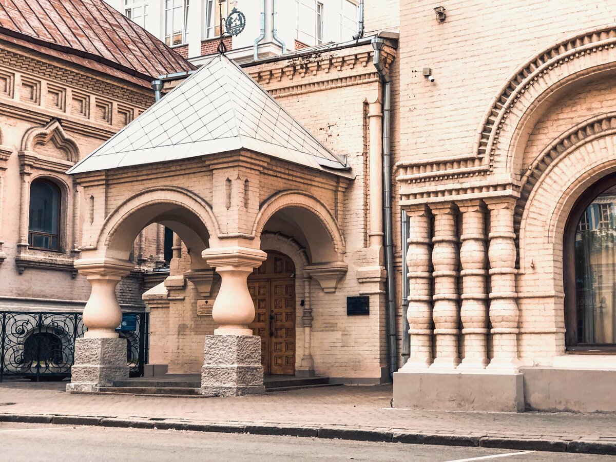 Четыре истории Леонтьевского переулка в одной прогулке | Одно большое  путешествие | Дзен