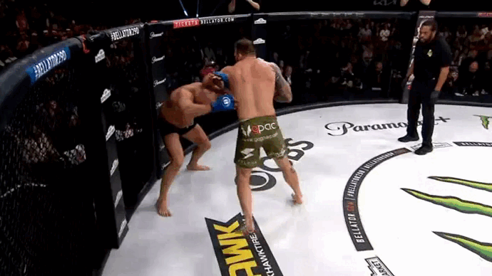 Федор проваливается и пропускает от Бейдера