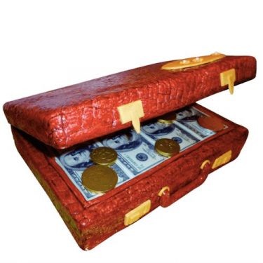 Торт — мечта! Осведомленность о целях именинника дает возможность преподнести ему особенный десерт. Если он мечтает о новом авто, последнем айфоне или прикладывает усилия, чтобы заработать состояние в столь юном возрасте, торт в виде желанной иномарки, гаджета или чемодана с деньгами его точно порадует.Торт «Автомобиль»Торт «IPhone»Торт на юбилей «Жизнь удалась»Торт «Чемодан с деньгами»