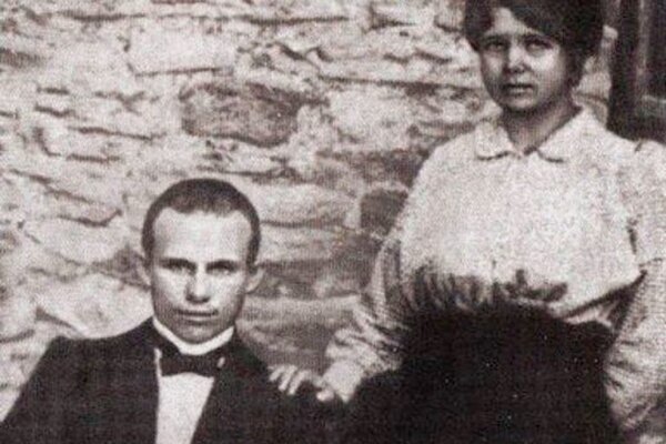 Никита Хрущев с первой супругой