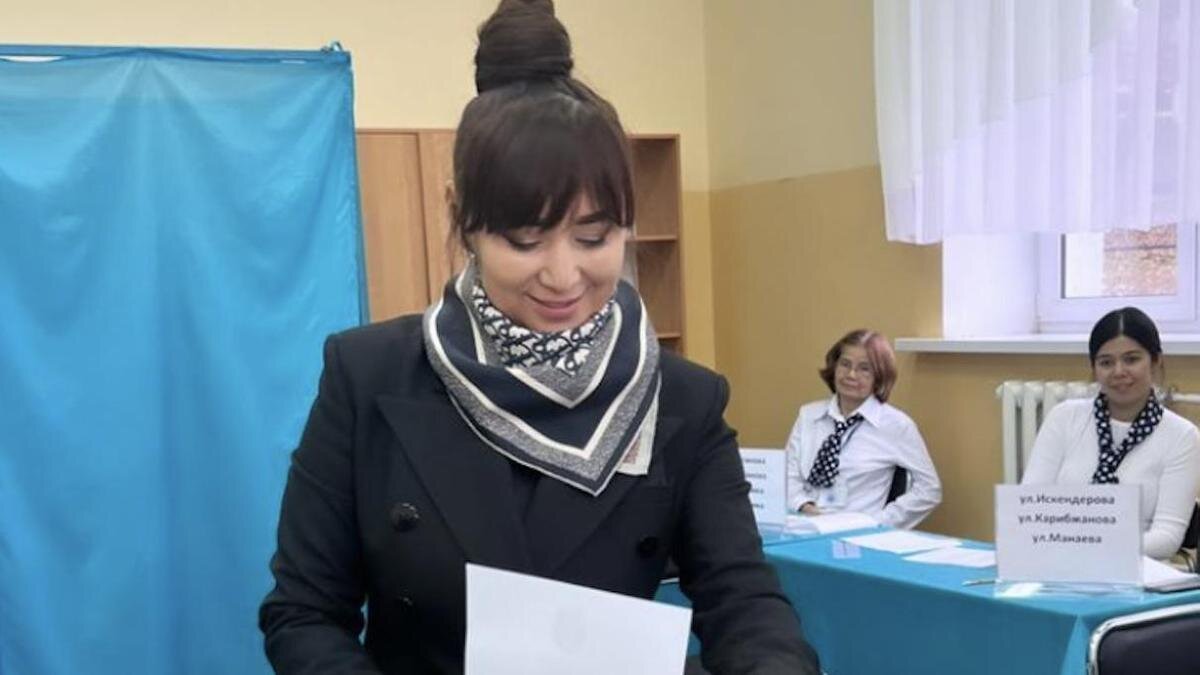    Мадина Садвакасова:instagram.com/sadvakasovamadina