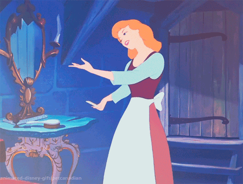 Но обувное безумие не обходит стороной и семью Золушки: старшая сестра отрезает себе пальцы ног, чтобы влезть в туфельки, но сильно хромает в них и теряет по дороге. Младшая сестра отрезает себе всю пятку и идет достаточно ровно, однако белые голуби раскрывают принцу и его свите обман. Пока сестры бинтуют кровавые обрубки, появляется Золушка и, вытряхнув кровь из туфелек, надевает их. Материал с ресурса gifer.com