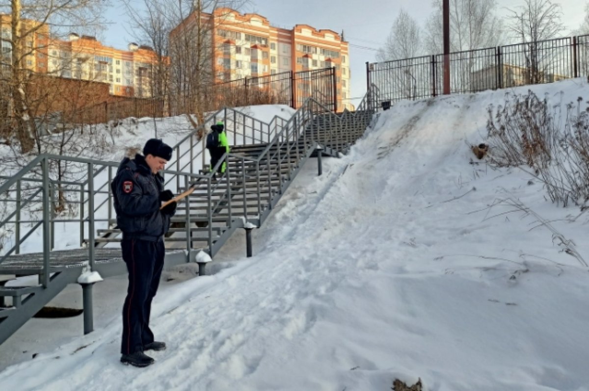    Опасные снежные горки нашли полицейские возле школ в Томске