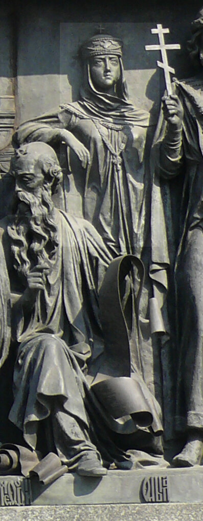 Княгиня Ольга на Памятнике «1000-летие России» в Великом Новгороде