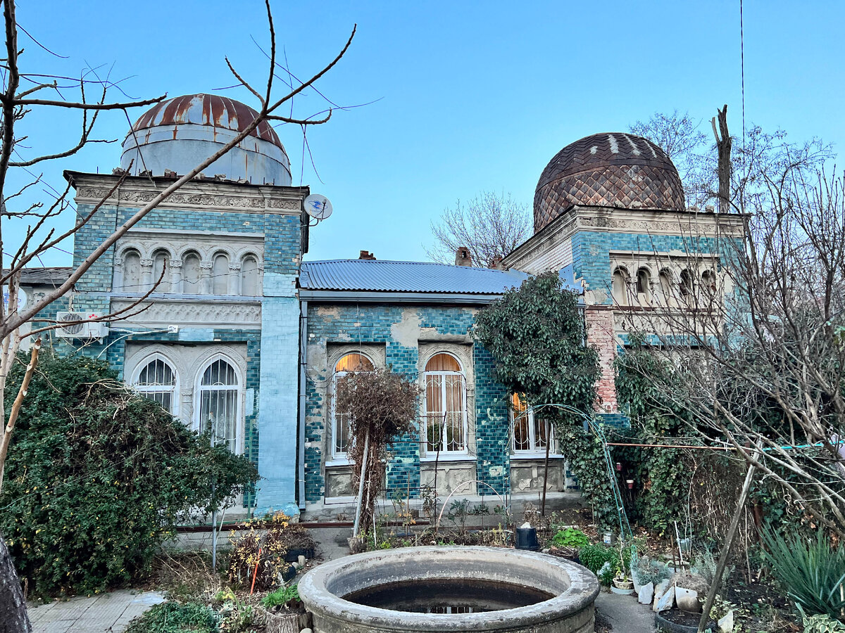 Краснодар, ул. Пушкина, 61. Уходящая красота.