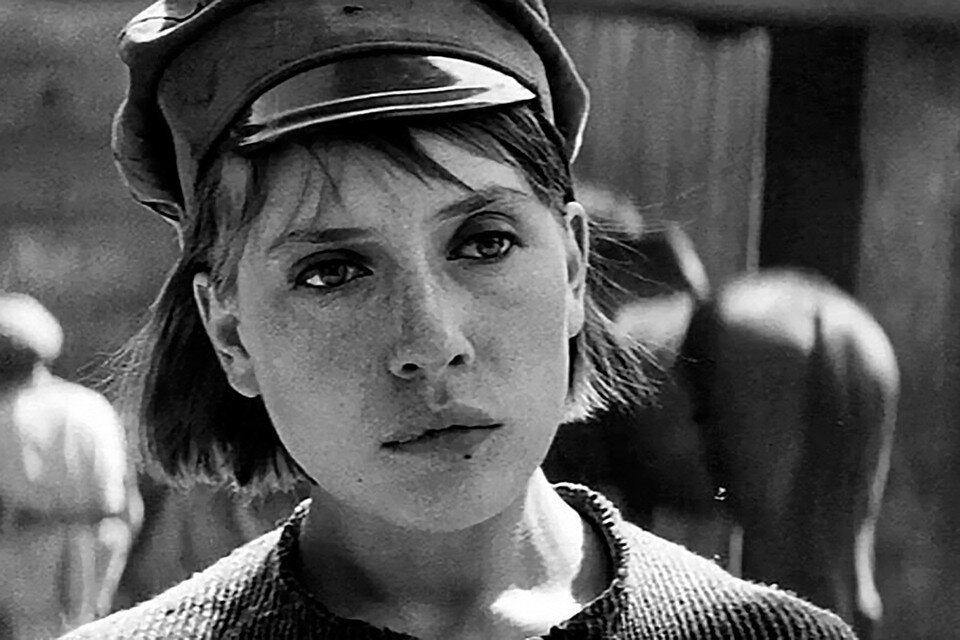     Первая главная роль Инны Чуриковой в фильме "В огне брода нет".  кадр из фильма