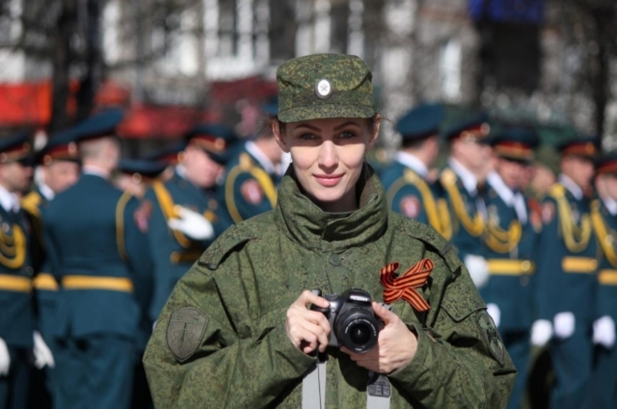    «Краса в погонах»: томичей продолжают знакомить с сотрудницами правопорядка