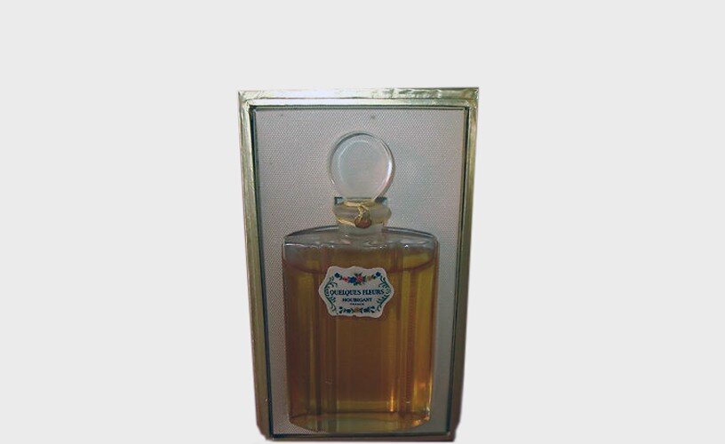 Quelques Fleurs, выпущенный в 1912 году, классифицируется как аромат для женщин и принадлежит семейству Цветочные. Над ним работал парфюмер Робер Бьенэме. Состав композиции: Бергамот, Гальбанум, Лимон и Тархун (эстрагон, таррагон) образуют стартовый аккорд композиции, в сердце ─ Апельсиновый цвет (флердоранж), Дрок, Фиалка, Гвоздика, Гвоздика (пряность), Иланг-иланг, Ландыш, Роза, Тубероза и Жасмин; базу составляют Бобы тонка, Дубовый мох, Ирис, Кедр, Мускус, Сандал и Цибетин. Материал взят из свободного источника.
