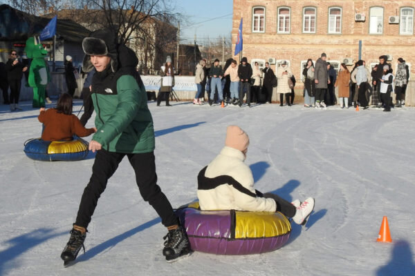    Студенческие соревнования в парке Камышина (фото: центр «Планета молодых»)