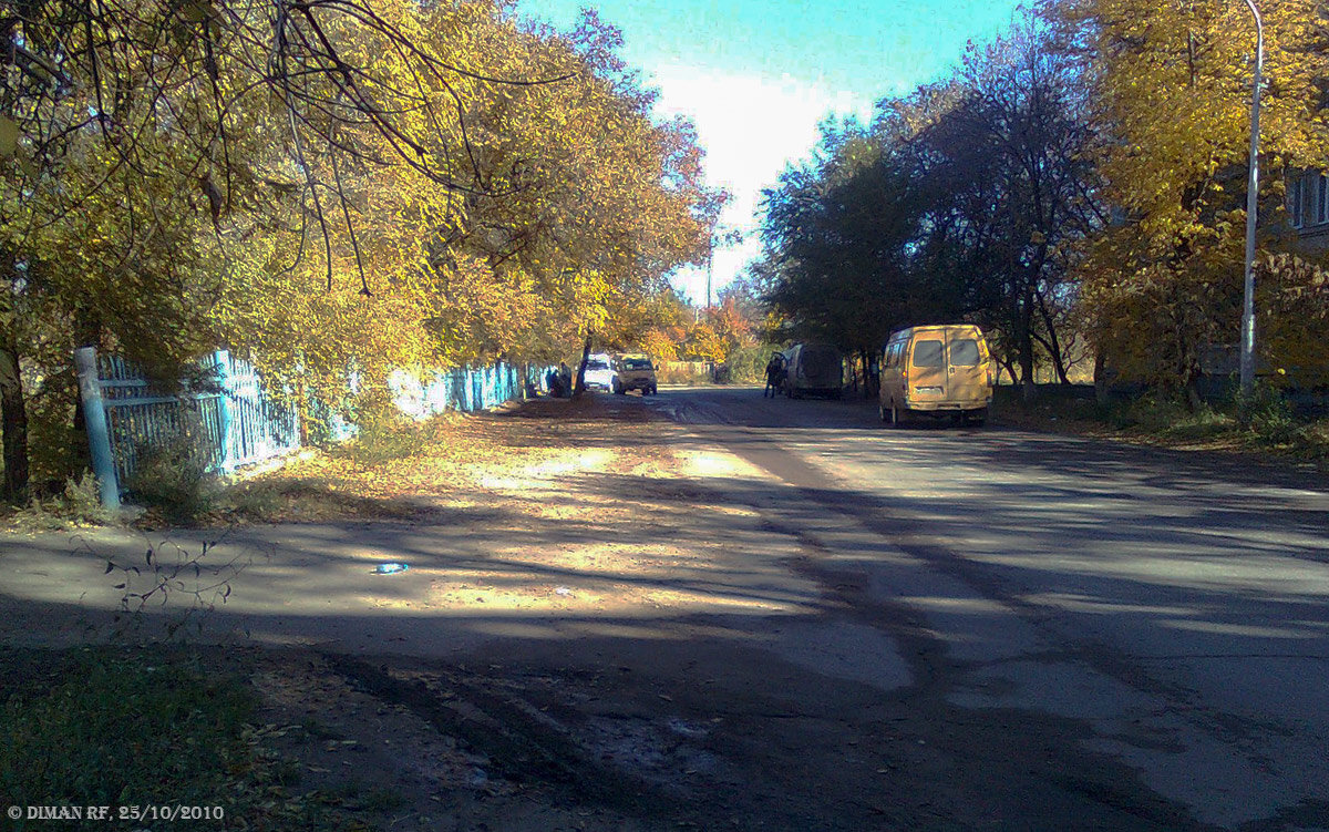 ГАЗели маршрута № 15с на конечной остановке ДК имени Кирова 