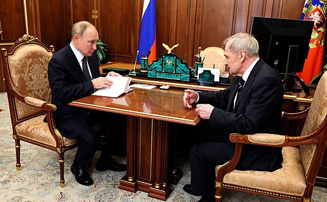 Единомышленники. Справа - Председатель Конституционного Суда РФ В.Д. Зорькин. Фото из открытых источников