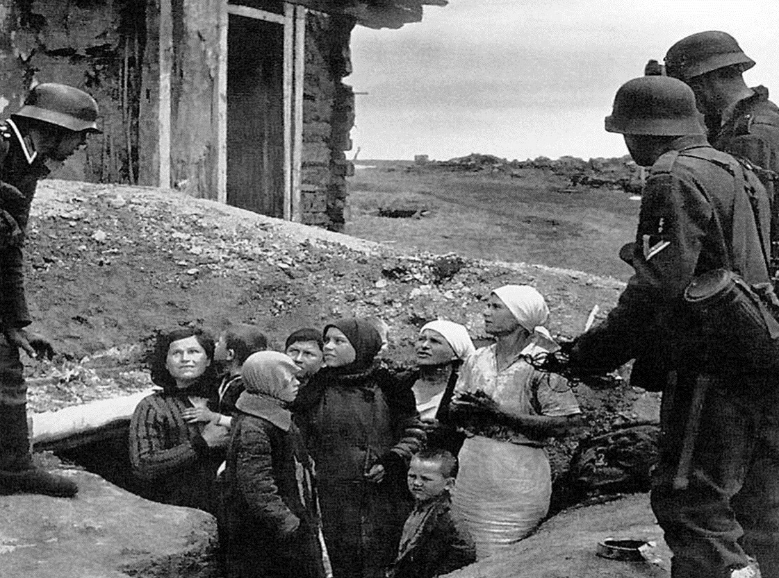 
Замученные дети. 1942 г. Сталинград