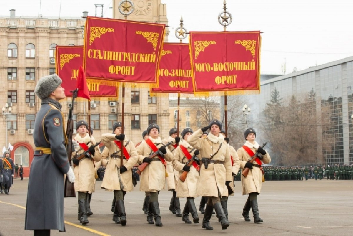    В Волгограде завершился парад в честь 80-летия Сталинградской победы