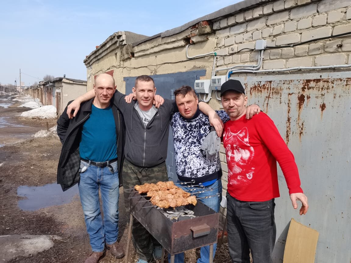 Одному приходилось фотографировать, соседей по гаражу в этот день не было