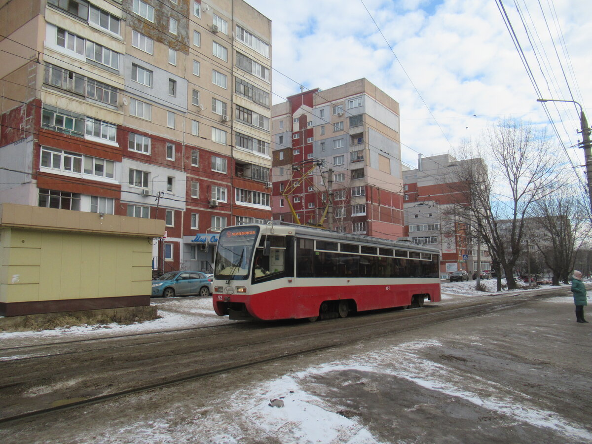 Трамваи из семейства 71-619 мне всегда нравились, считаю их таким же украшением тульских улиц, как ранее "Татры"