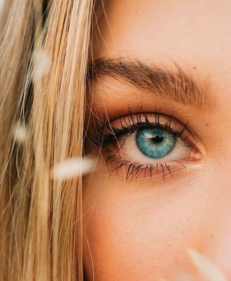 Я давно начал замечать что по глазам видно человека какой он живёт с добром или злом немогу обьеснить как ну в глазах видно искру добра или злые глаза видно как будто на тебя смотрит кто-то другой какая-то нечисть ,которые люди ходят храмы в мечети причищаются они как будто очищаются и какое-то время уних другие глаза светлые ,,и знал убиц сидели в тюрьме я смотря в глаза видел что он убийца уних в глазах такое ощущение что уних как будто какой-то зверь ,и наркоманы и много употребляющий алкоголь тоже зверям который просит их употреблять больше чтоб умерли в греху по-сути это самоубийство они это знают.     