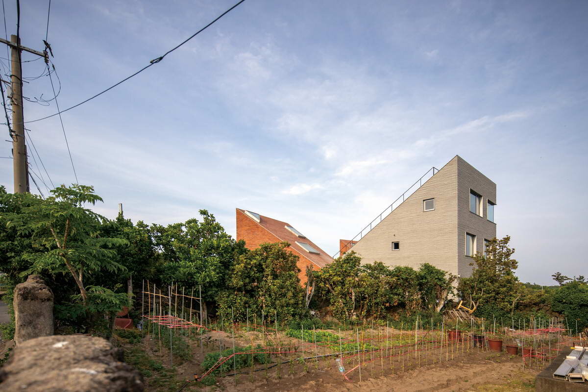 Лестничный дом-пирамида в Корее