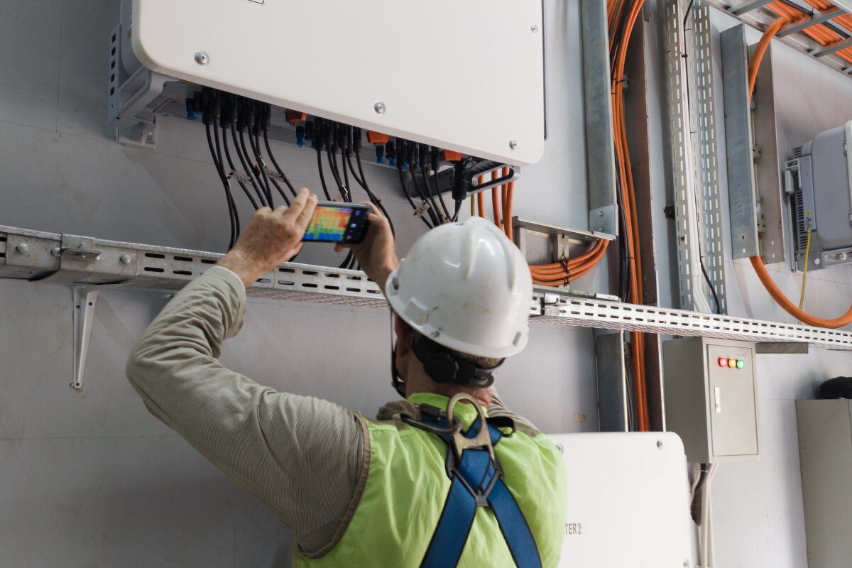    Тепловизионный контроль — это проверка дома на потери тепла