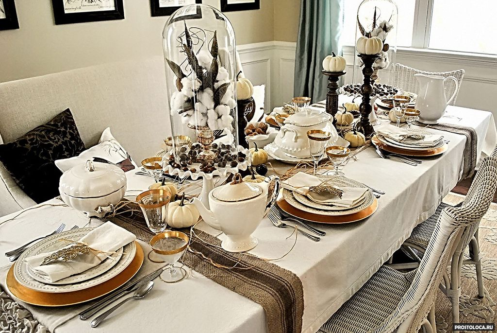 Сервировка праздничного стола. Сервированный. Сервировка стола в ресторане. Сервировка стола в ресторане. Сервированный.