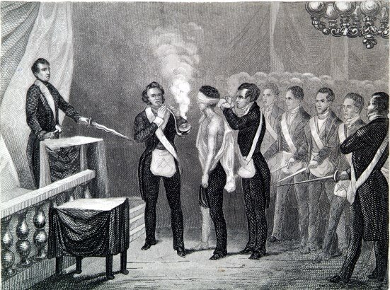 Обманутый! Пожалейте бедного, глупого человека, который становится Масоном! В ритуале самой первой степени, в ритуале вступления в Ученики, на глаза ему надевают повязку, а на шею вешают трос-буксир. Символично, что тупой кандидат "одурачен". Он мало что знает о том, что его начальство намерено обмануть кандидата, и они проводят свой обман через все ритуальные ступени вплоть до 33-й включительно.