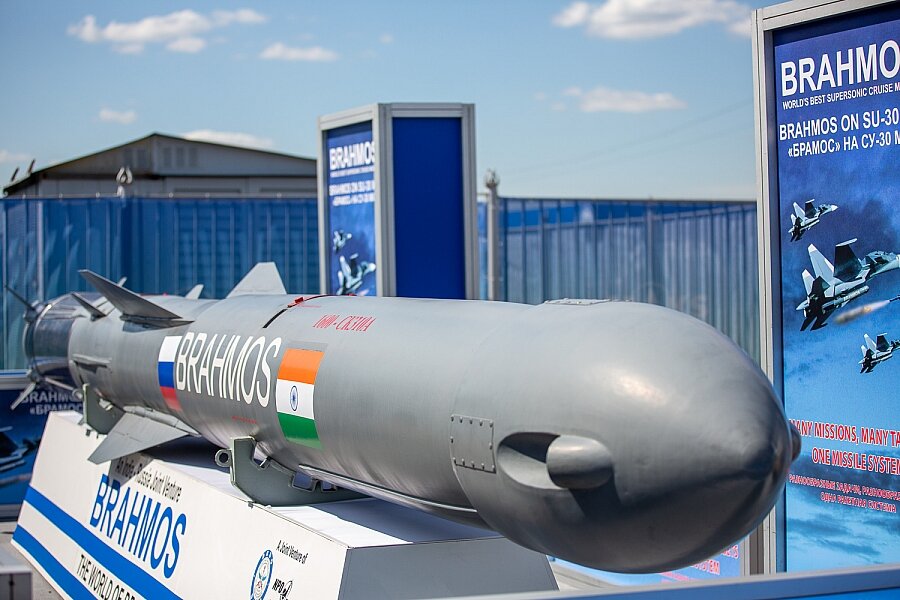 Брамос ракета индия. Брамос. Брамос 2 ракета. Брамос противокорабельная ракета. Циркон брамос.