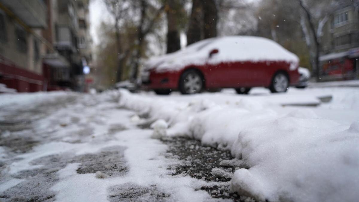    Снегопад прошел в городе:NUR.KZ / Владимир Третьяков