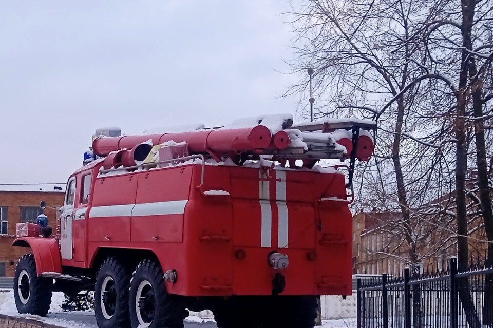     Три пожарных отделения тушили кухню в доме в селе под Липецком Юлия КЛЮЕВА