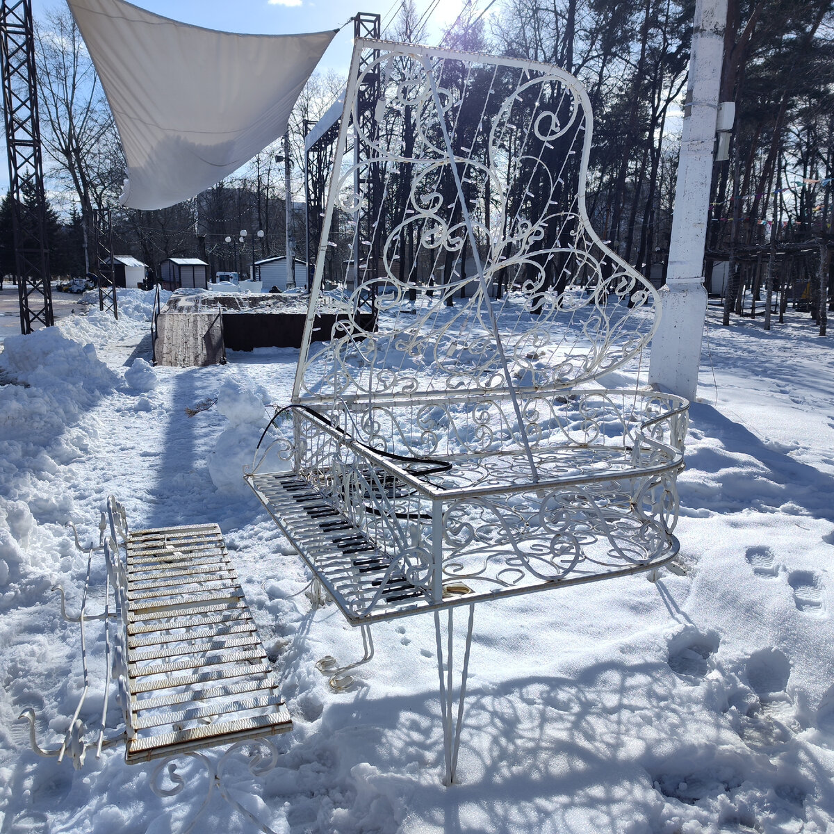 Фото автора. Рояль в парке