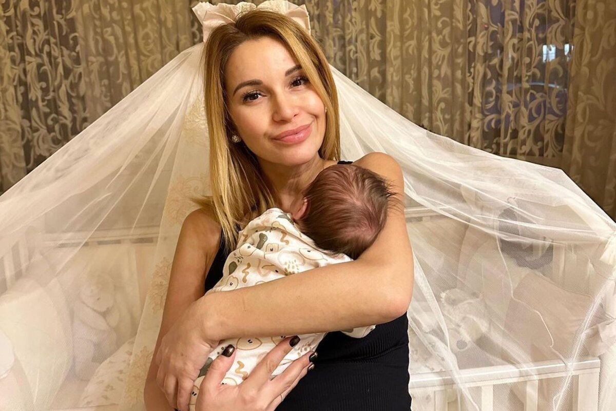     «Я бросила ребенка и уехала кутить»: Ольга Орлова с мужем прилетели в Сочи на праздник Ксении Бородиной