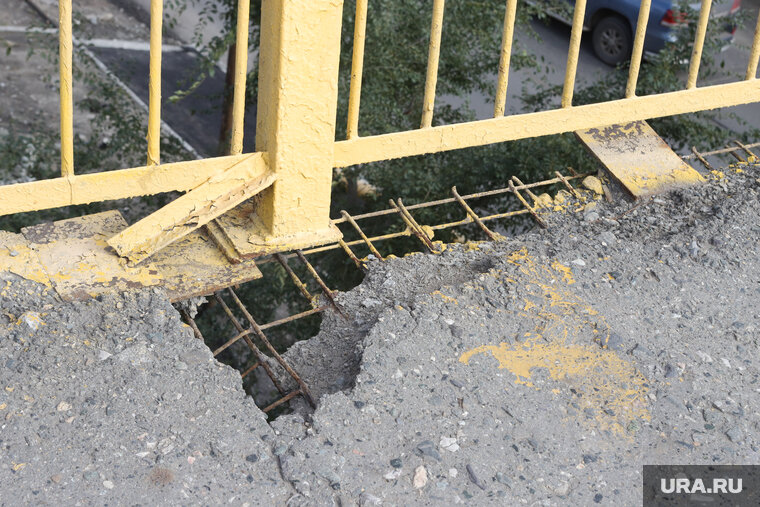    Небезопасный мост заметили жители Шадринска (архивное фото)