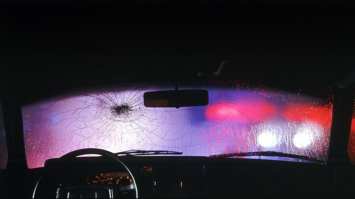    Разбитое лобовое стекло:James Noble/Getty Images