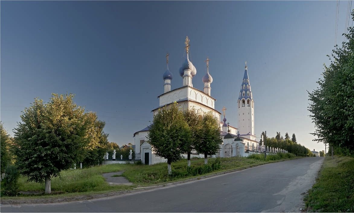 Ул палеха. Крестовоздвиженская Церковь (Палех). Палех Ивановская область. Поселок Палех Ивановская область. Крестовоздвиженская Церковь Палех внутри.