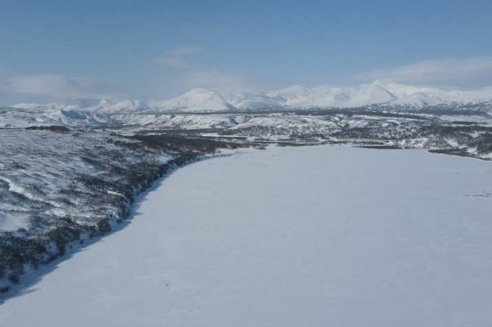  Лёд на Курильском озере. Фото: Лиана Варавская / Кроноцкий заповедник