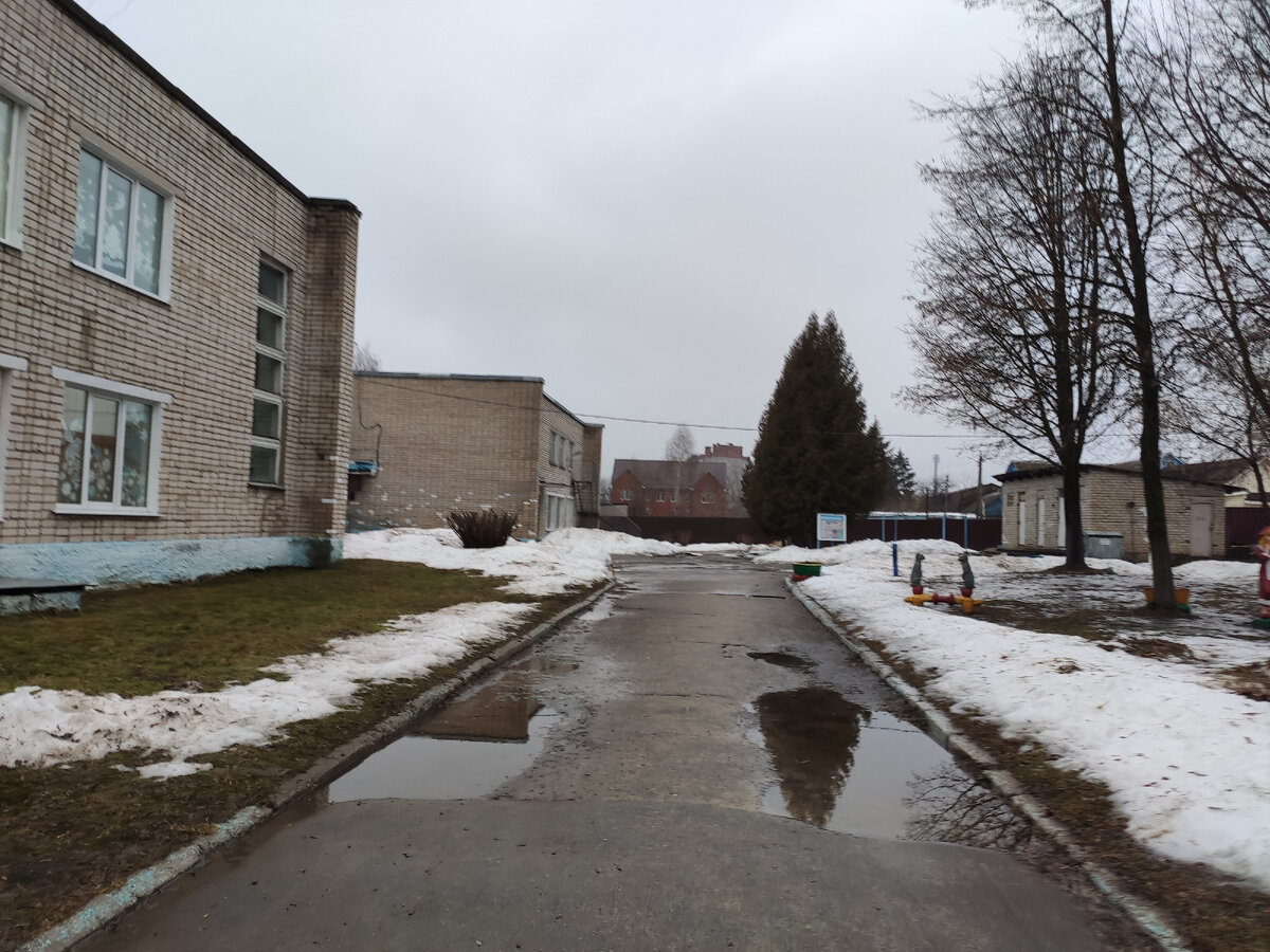 Территория детского сада.