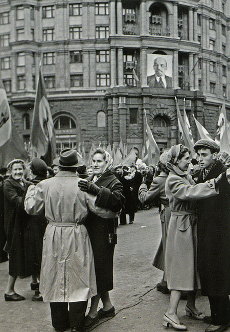 Здравствуйте, товарищи-сограждане! Сегодня вас ждет новая подборка добрых и душевных фотографий из страны, которой больше нет на карте, но которая осталась в наших сердцах навсегда.-5