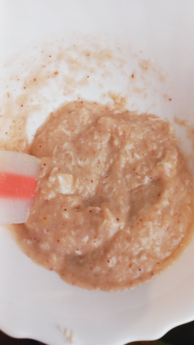 К измельченым фруктам добавили кокосовую стружку