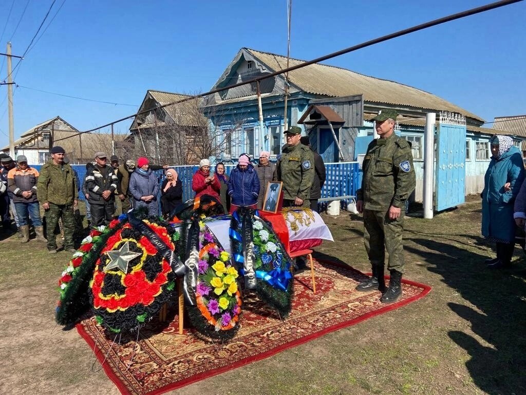 

Ильгиз  Халиуллович родился 11 января 1958 года в селе Старые Шалты. Принимал  участие в специальной военной операции добровольцем и с честью исполнил  свой воинский долг. Проститься с земляком пришли почти все жители села.