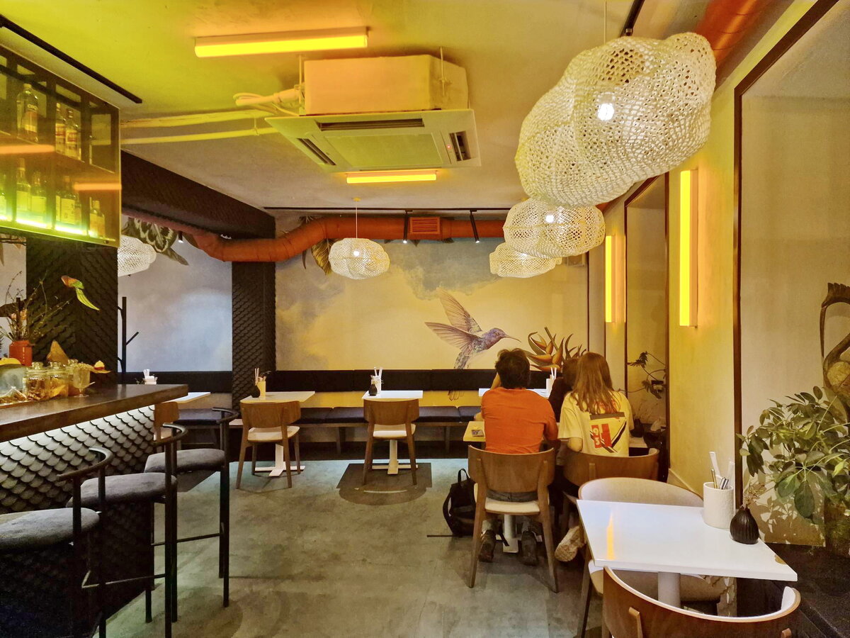 Общий вид зала второго этажа