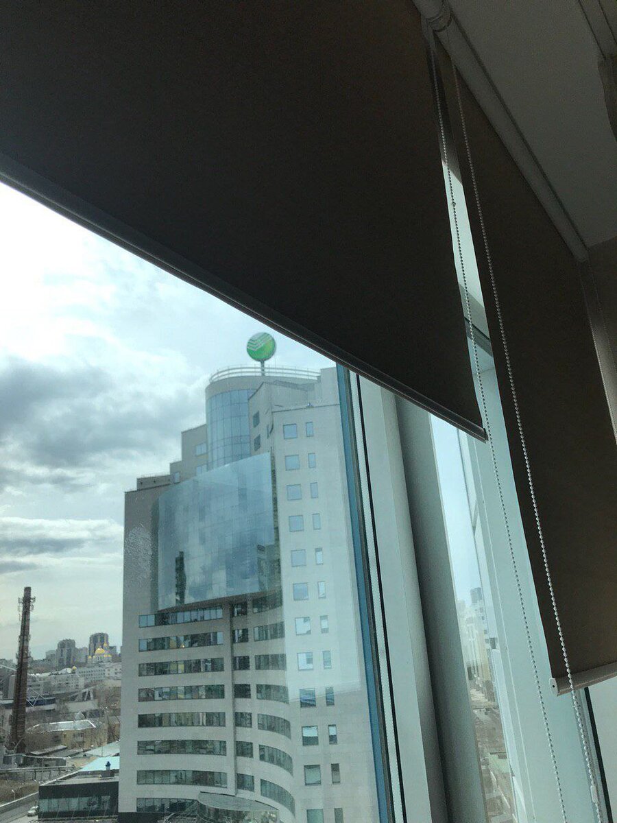 Два полотна встык.