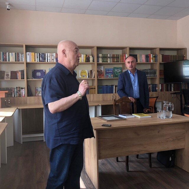 В Русском центре г. Степанакерта состоялась встреча с писателем Ашотом Бегларяном. Фоторяд