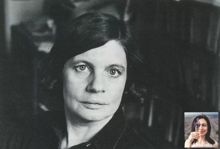 Не смогла найти детских фотографий Байетт, но вот эти довольно ранние.