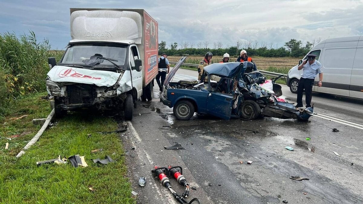     В Ростовской области в июле семь аварий закончились летальным исходом из-за превышения скорости в плохую погоду, об этом рассказали в пресс-службе ГИБДД региона.