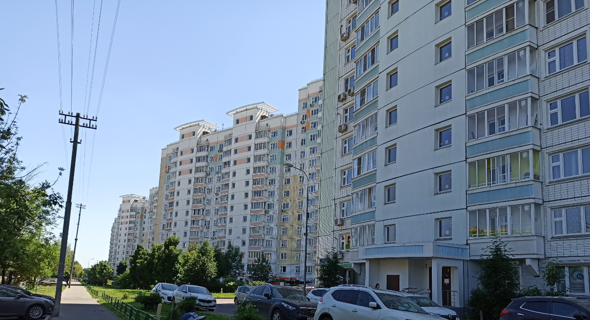 Держим путь по Перовской улице